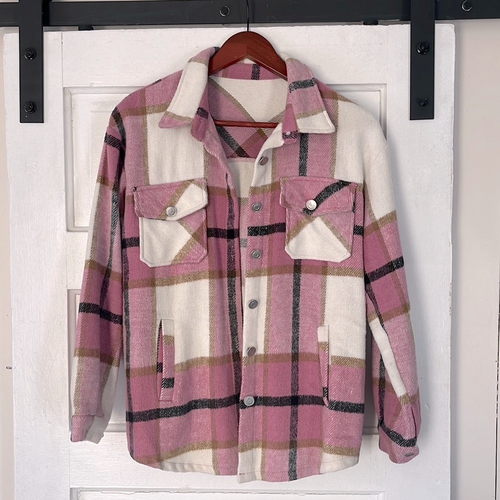 Winter Essential - Pink Plaid Heavy Shirt/Shacket w/ lots of Pockets 🩷🖤